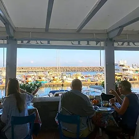 Bed and breakfast L'approdo 3*