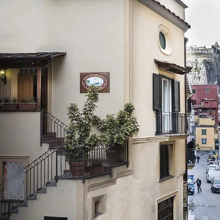 Nocleg ze śniadaniem L'approdo 3*